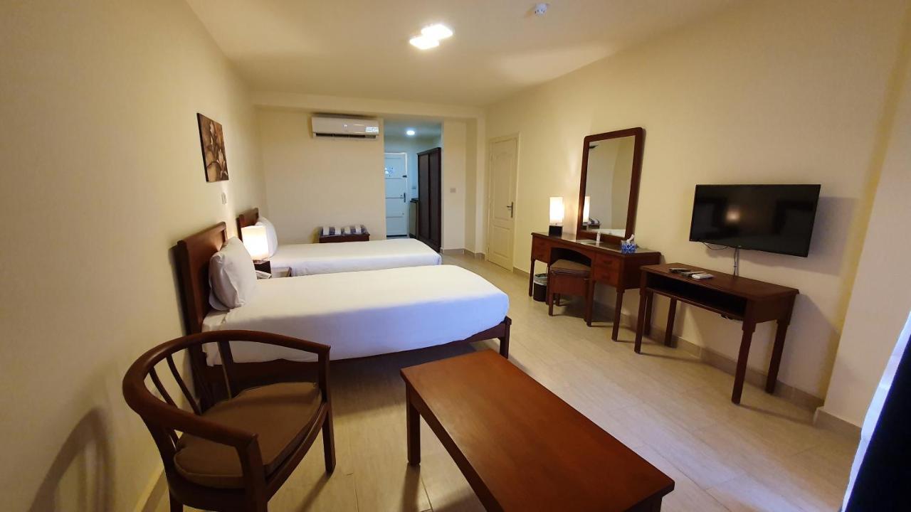 Fanar Hotel 아인 수크나 외부 사진