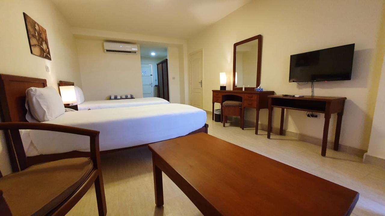 Fanar Hotel 아인 수크나 외부 사진