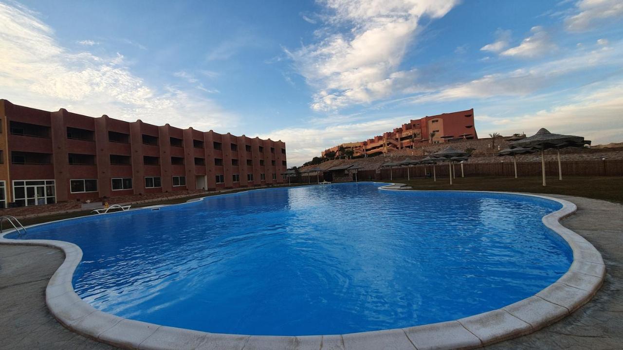Fanar Hotel 아인 수크나 외부 사진